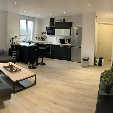 De Adrien Garage Prive Apartmán *
