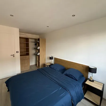 De Adrien Garage Prive Apartmán *