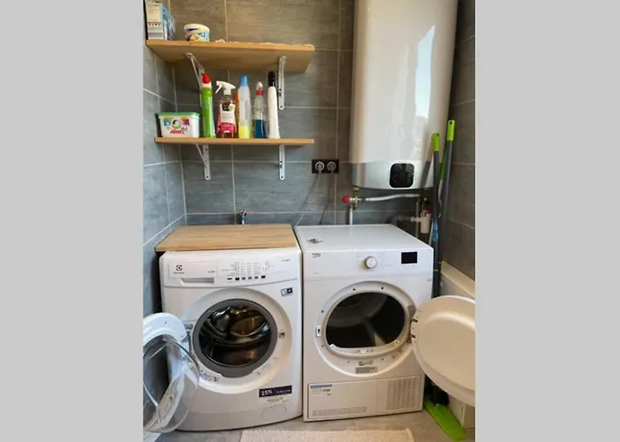 De Adrien Garage Prive Apartment